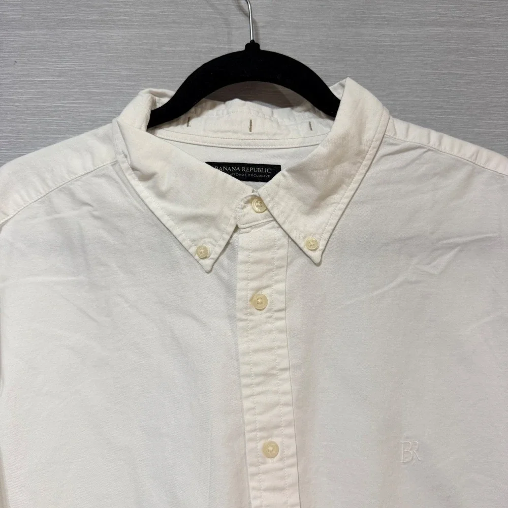 Banana Republic Mens White Oxford Shirt XXL Untucked Standard Fit Cotton Logo